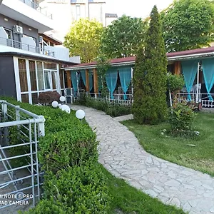 Danita & Diva Restaurant Bbq&pool Bar Apartamento Varna