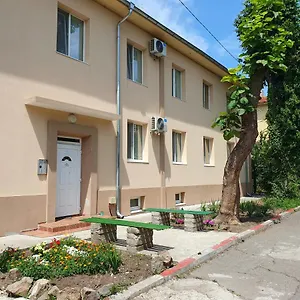 https://viriks.burgashotels.net