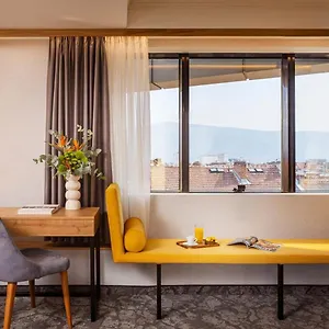 Rosslyn Thracia Sofia